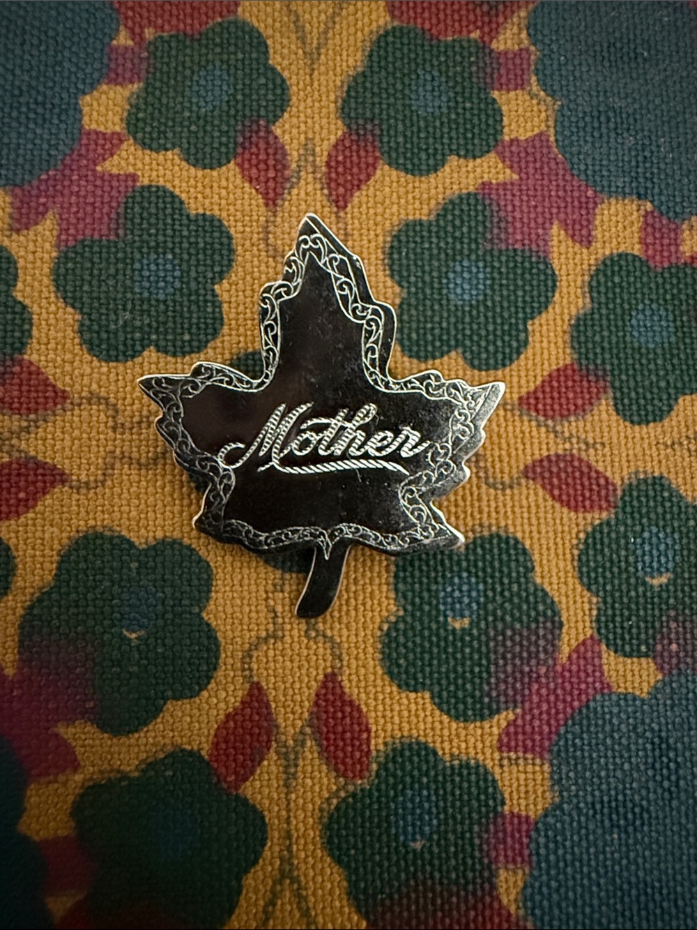 1940s Antique Maple Leaf "Mother" 12k Front Pin